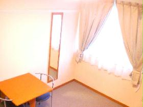 Living and room. The second floor is also high carpet specification soundproof effect.