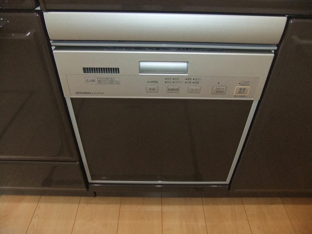 Same specifications photo (kitchen). Same specifications (October 2012) shooting