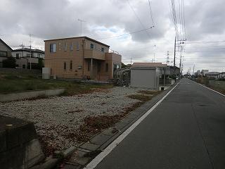 Local photos, including front road. Local (10 May 2013) Shooting