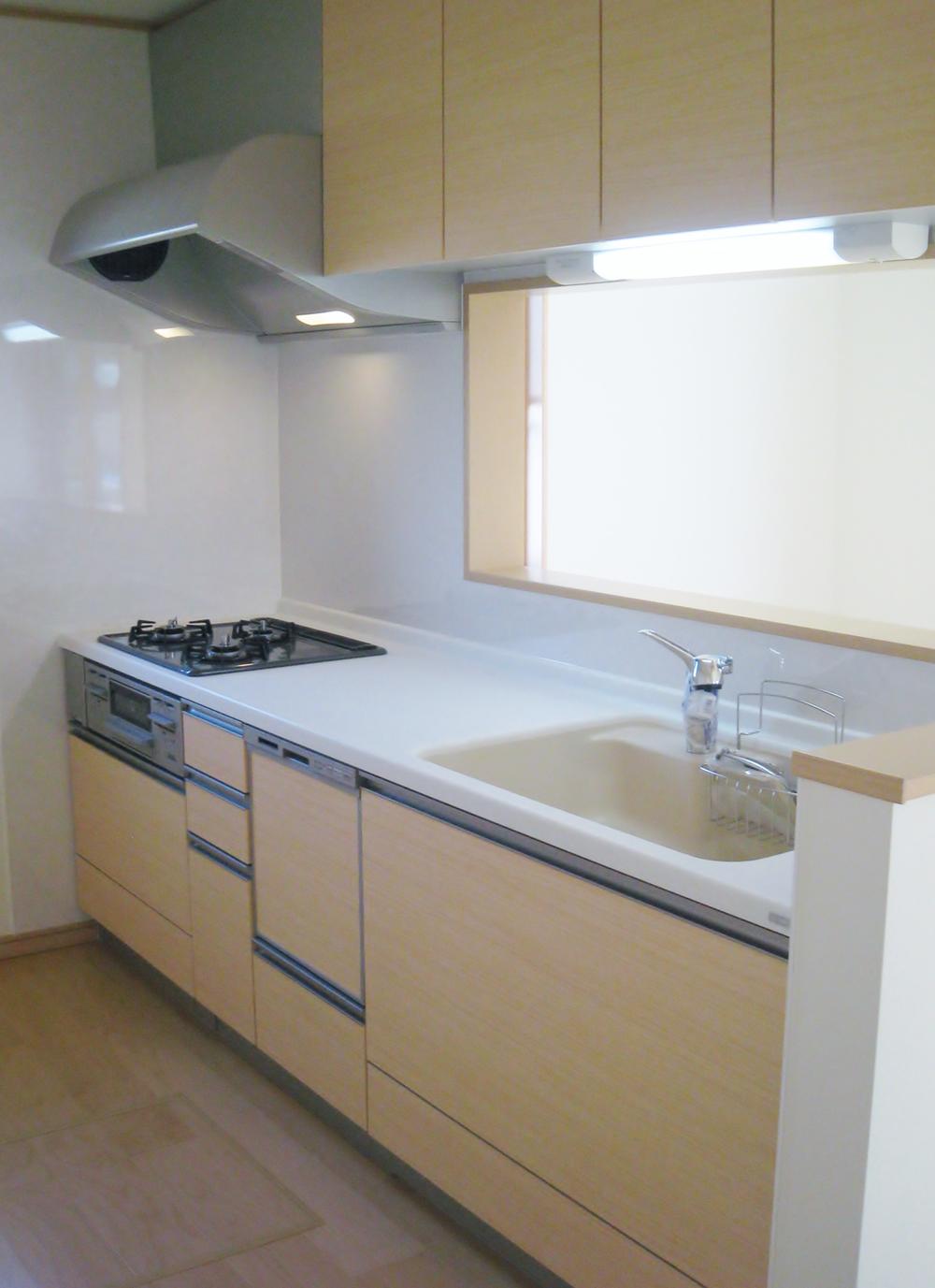 Kitchen. (3) This is the kitchen of the Building. All building was equipped with a dishwasher. It is kind to be and your wallet in the hands of the mom to the environment!