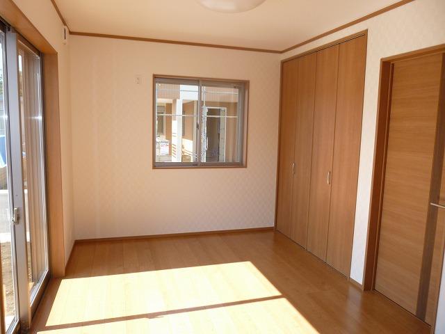 Same specifications photos (Other introspection). It directs space with warmth in Building 2 calm atmosphere. The opening screen door you enter in the standard.