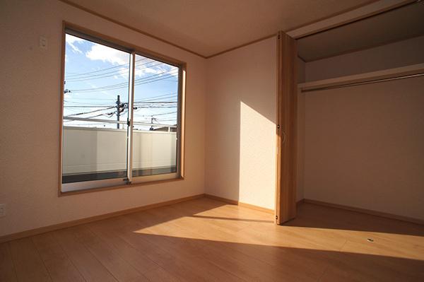 Non-living room. 1 Building