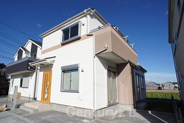 Local appearance photo. Building 2