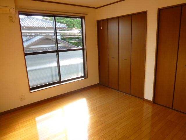 Living and room.  ■  ■ Storage you can use widely larger ■  ■