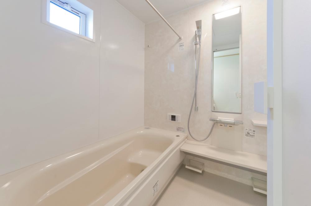 Bathroom. Saving Eneeko specification in each building warm tub. Put comfortably slowly stretched out foot. Comfortable bath time at any time with a bathroom dryer!