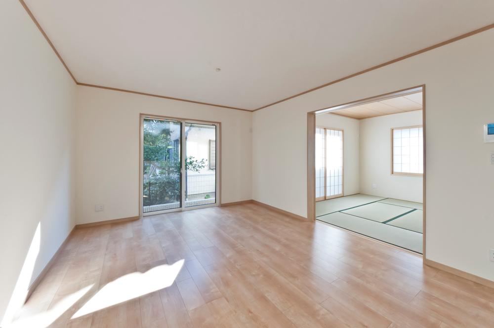 Living. (5) Building is living space.