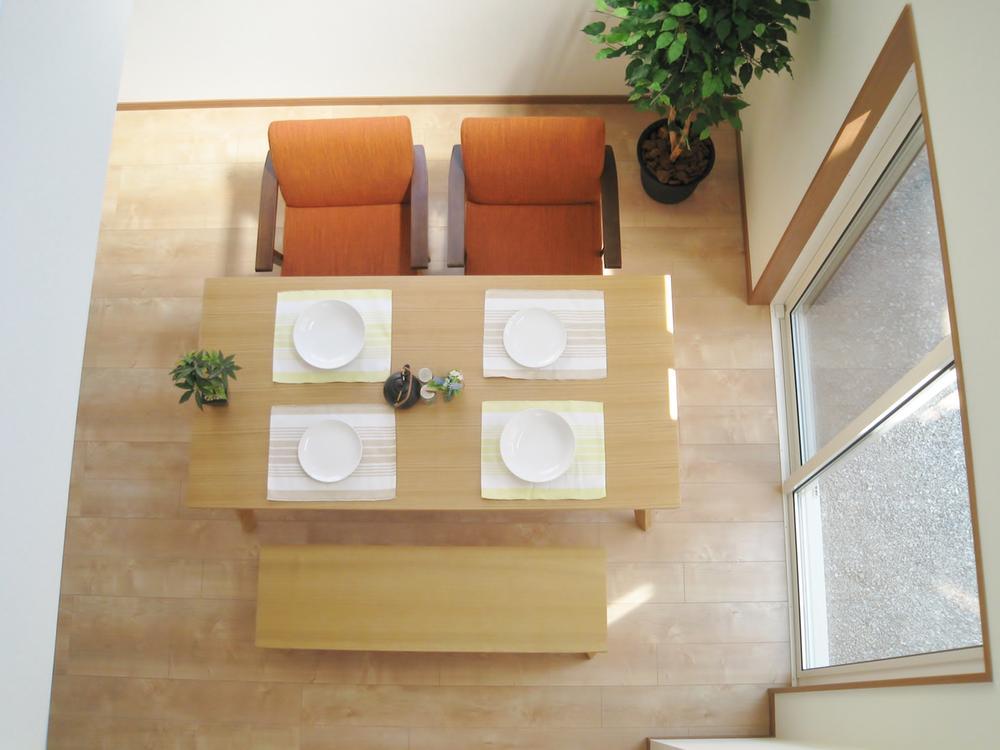 Local appearance photo. (10) Building Bright space provided with a blow to the dining everyone gather.