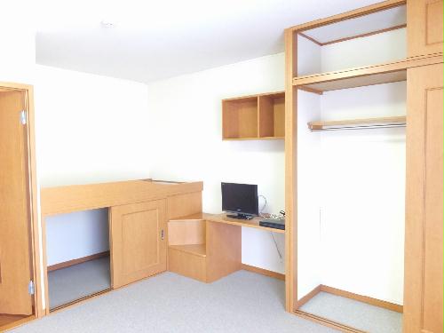 Kitchen. Electric stove with kitchen. There is housed in the up and down