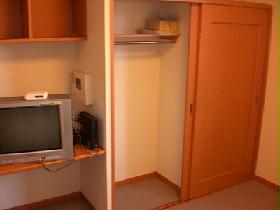 Receipt. Spacious storage.