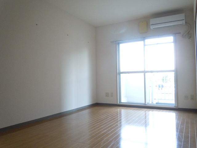 Living and room. Dining air-conditioned