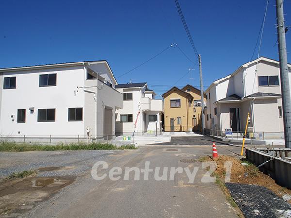 Local photos, including front road. Local (September 2013) Shooting