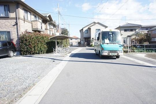 Local photos, including front road. Frontal road