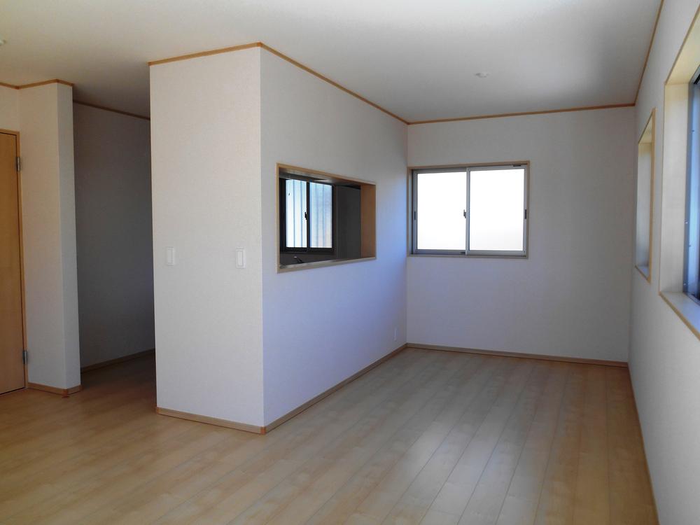 Same specifications photos (living)