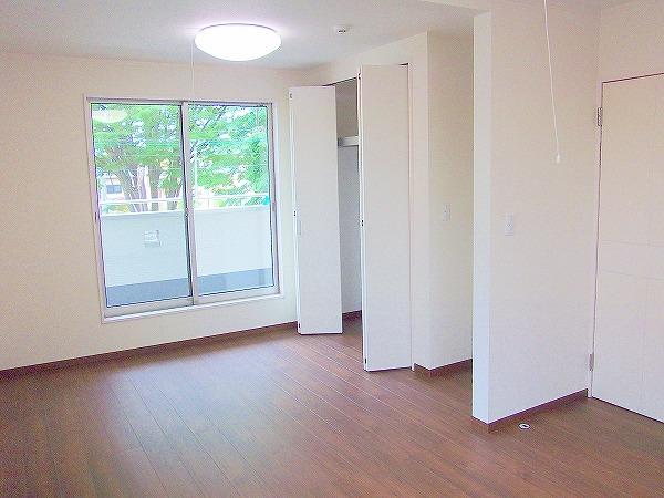 Non-living room. 2F Master Bedroom (August 2013) Shooting