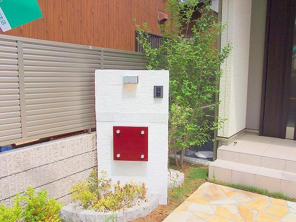 Other local. Stylish approach with gatepost / D Building (August 2013) Shooting