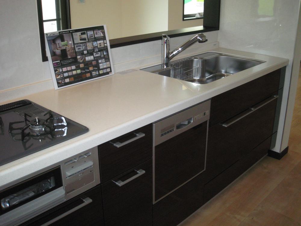 Kitchen. (1) Building Equipped with dishwasher in the kitchen all building standard. Glad facilities have been attached to the wife, such as water purification function shower faucet. 