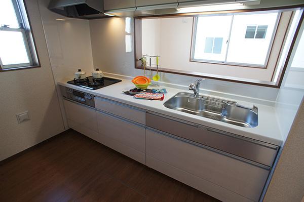 Kitchen. Produce a warm time face-to-face kitchen of your family Indoor (12 May 2013) Shooting Building 2