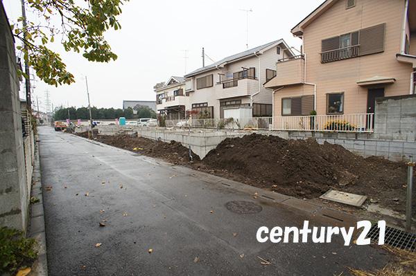 Local photos, including front road. 11 / 15 shooting Foundation