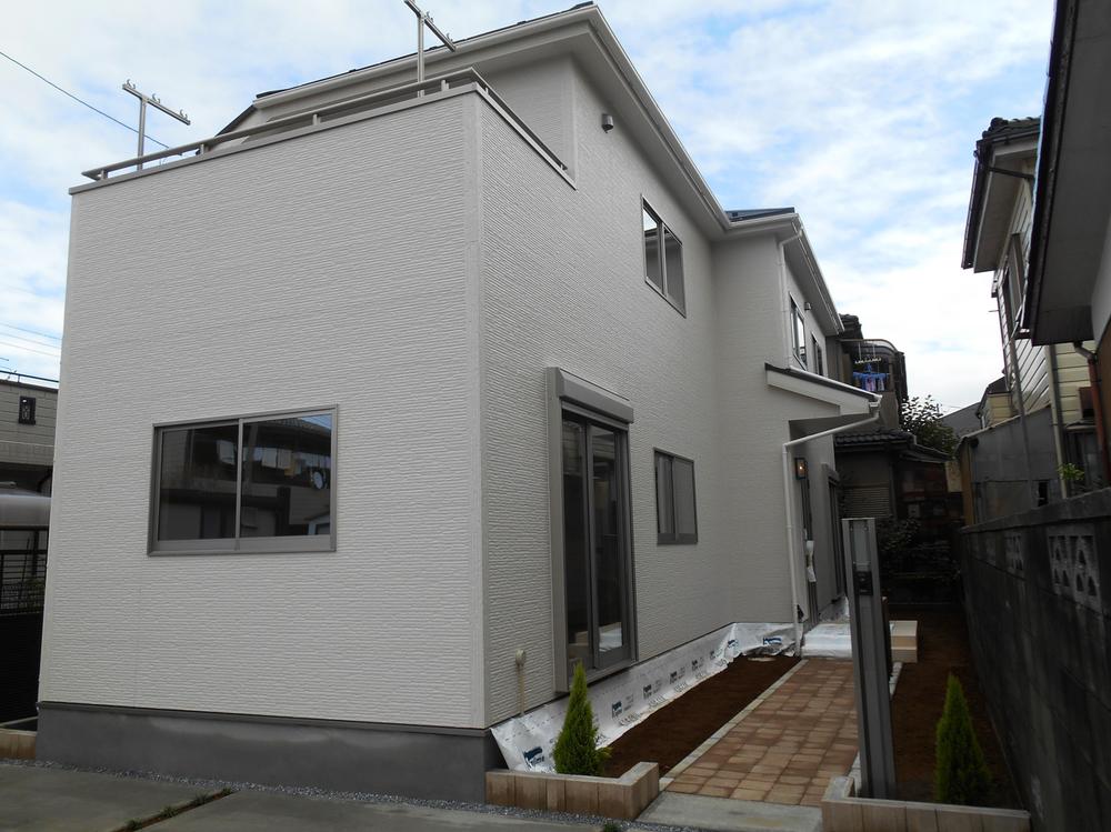 Local appearance photo. Local (10 May 2013) Shooting