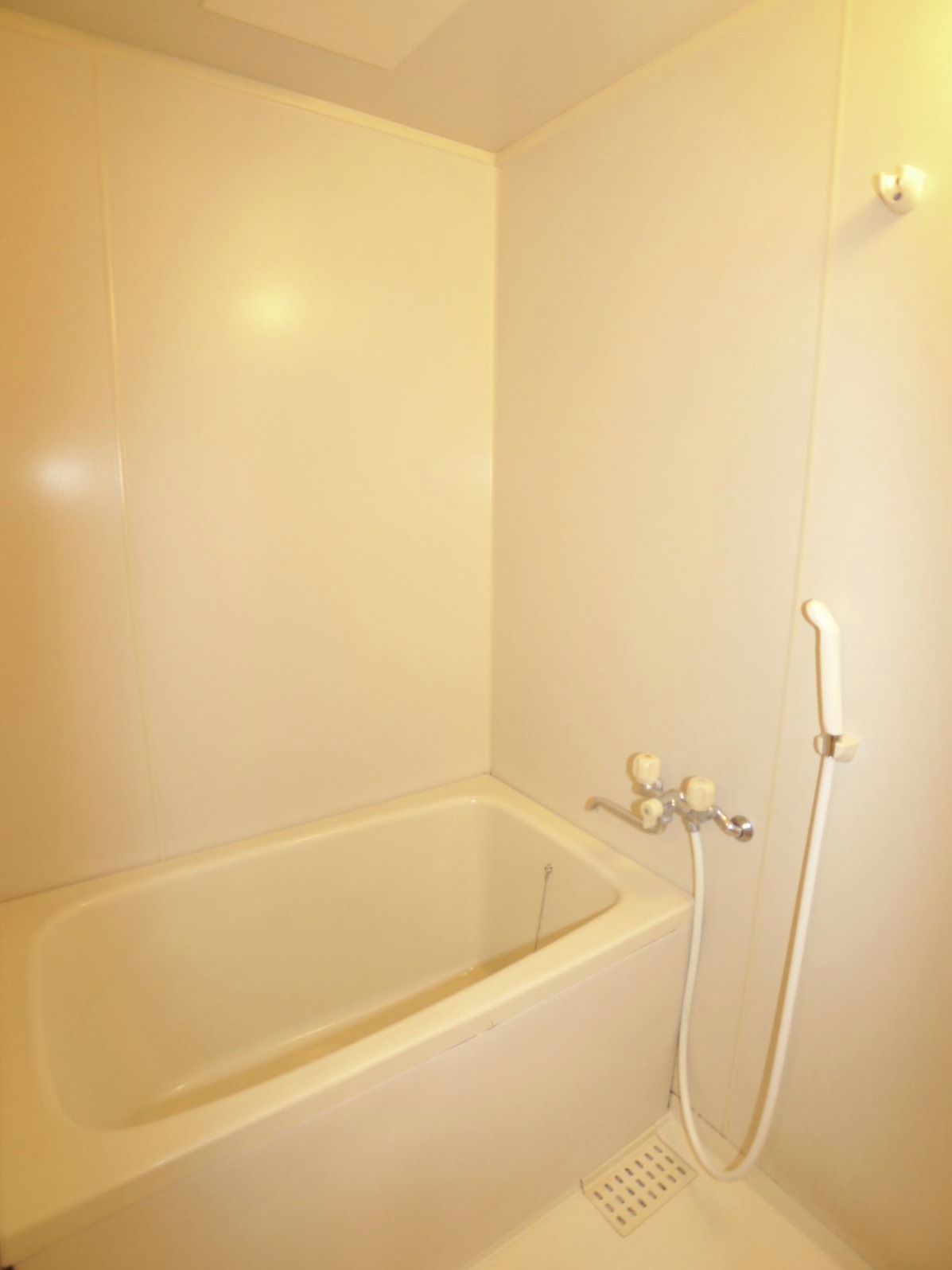 Bath. Reheating hot water supply