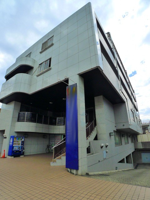 Building appearance. Yes Elevator