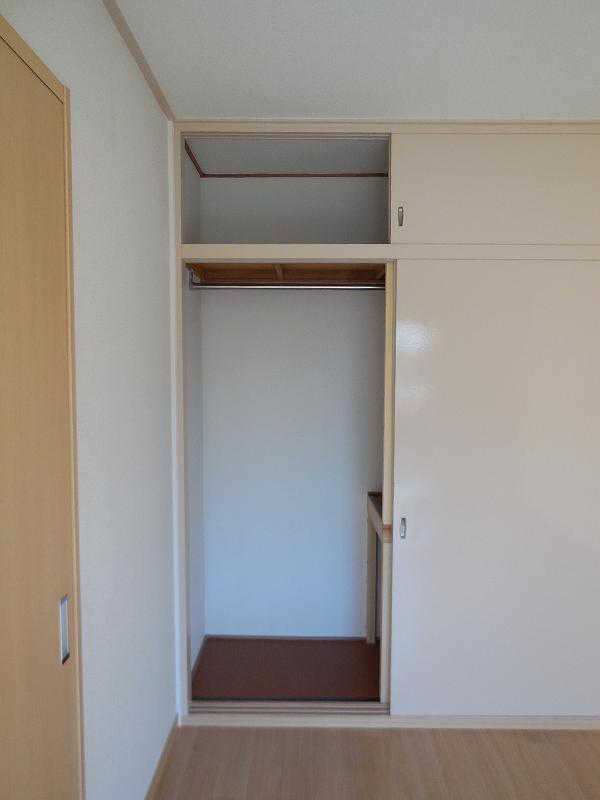 Receipt. Renovation to a walk-in closet