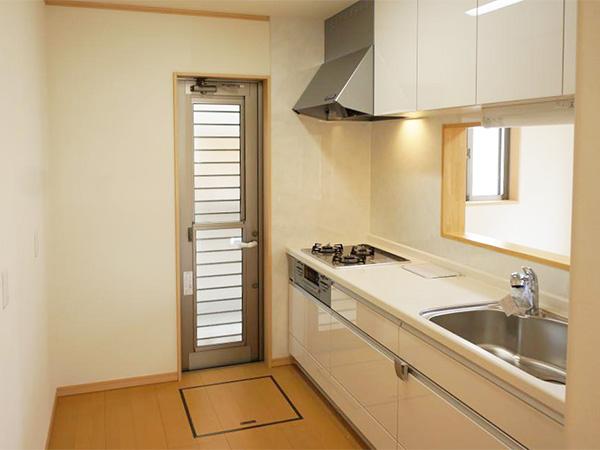 Kitchen. 4 Building Kitchen (April 2013) Shooting