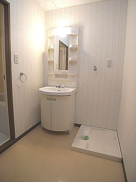 Other. Shampoo dot Les with Sir!