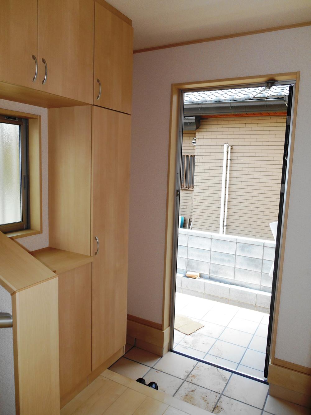 Entrance. Local (10 May 2013) Shooting