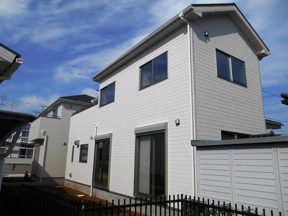 Local appearance photo. Local (11 May 2013) Shooting