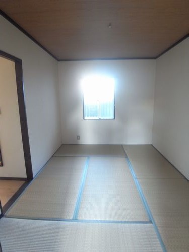 Living and room. North