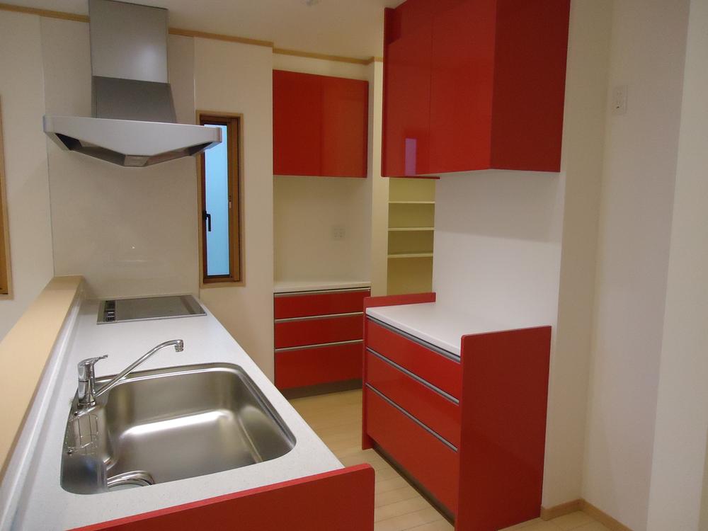 Kitchen. Local (April 2013) Shooting Kitchen