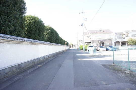 Local photos, including front road. Frontal road