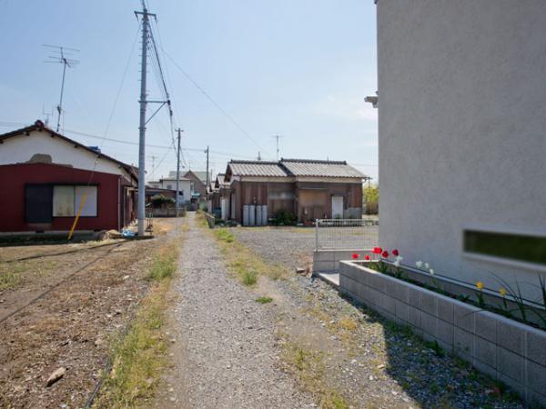 Local photos, including front road. 2013 / 04 / 12 shooting