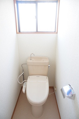 Toilet. ☆ Window with a toilet ventilation can comfortably ☆