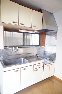 Kitchen. ☆ Gas stove installation Allowed Kitchen ☆ Storage is most useful ☆