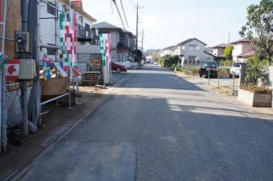 Local photos, including front road. Frontal road