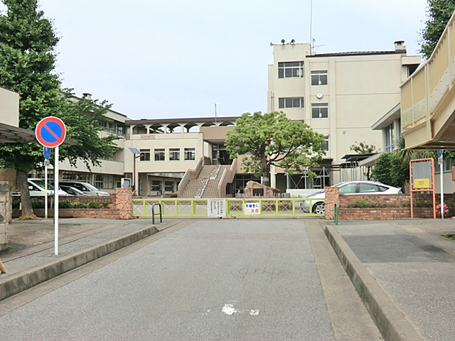 Primary school. 1190m to Koshigaya Municipal Gamominami elementary school (elementary school)