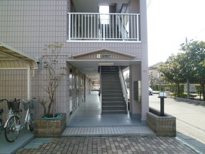 Entrance. No key money! Rent 1 month free! !