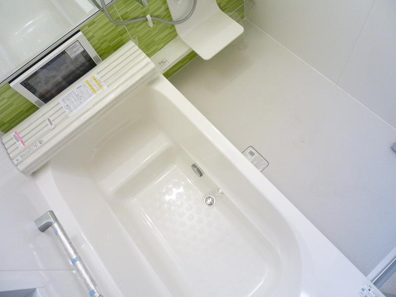 Bathroom. Indoor (12 May 2013) Shooting