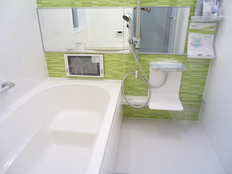 Bathroom. Indoor (12 May 2013) Shooting