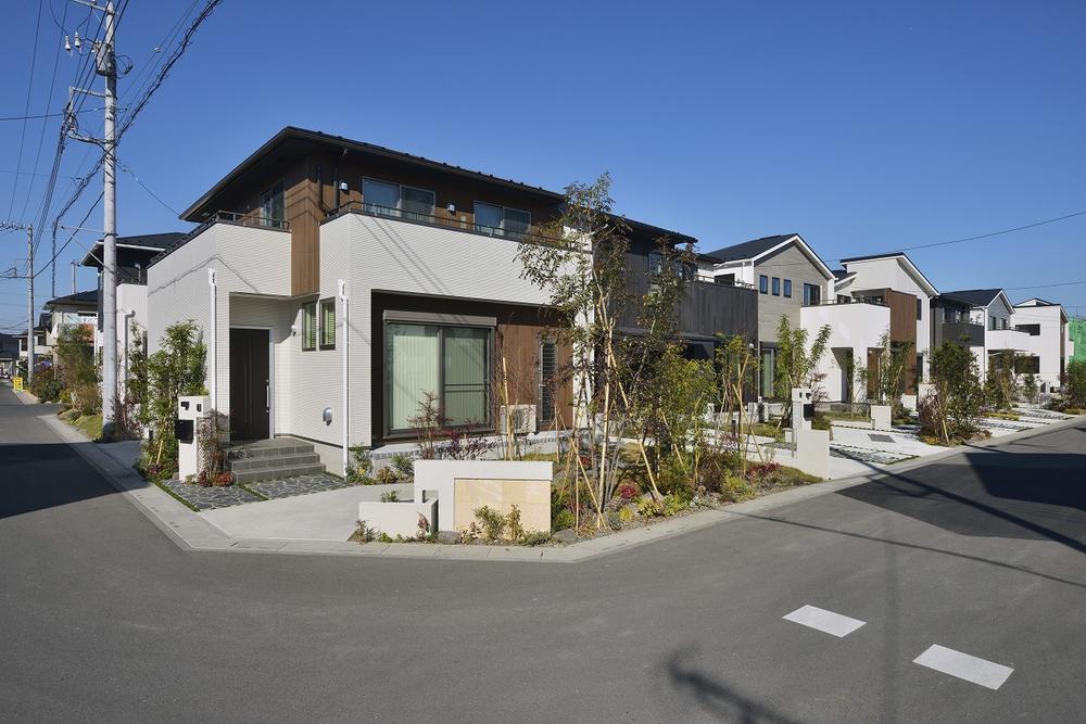 Local appearance photo. local, You can see the city skyline!