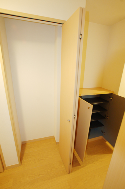 Entrance. Entrance around clean, with a shoe box ☆ Convenient entrance housed there