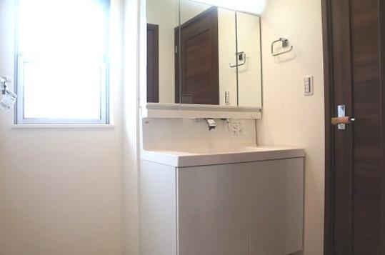 Wash basin, toilet. bathroom