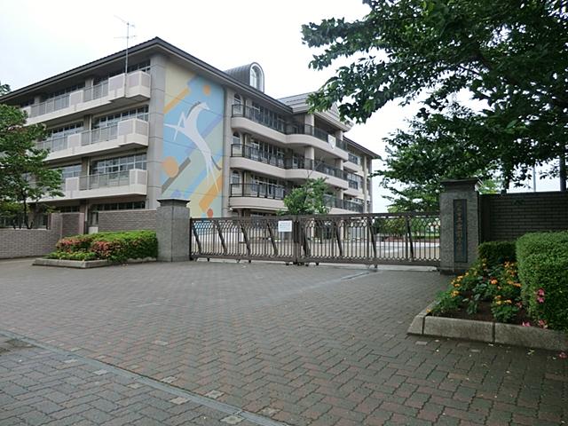 Primary school. Koshigaya Municipal Dewa to elementary school 669m