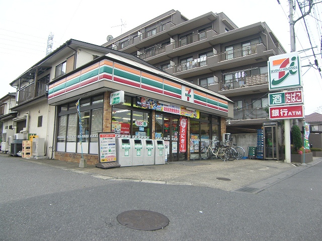 Convenience store. 264m to Seven-Eleven (convenience store)