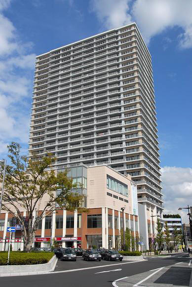 Shopping centre. 1334m to Koshigaya Twin City (Shopping Center)