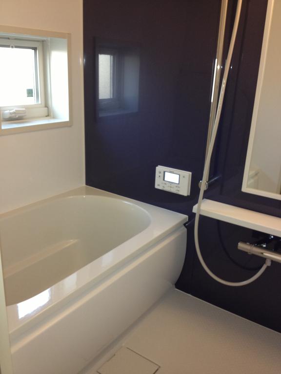 Bath. In the bathroom, Reheating There window ・ With bathroom dryer