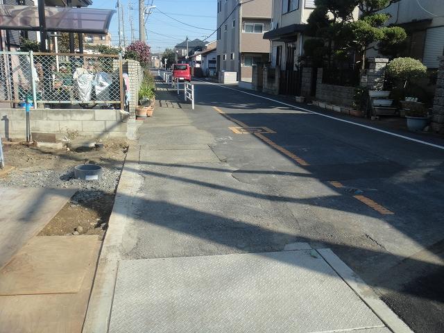 Local photos, including front road. Since the public road of 7.0m, Parking is also recommended for those who weak Local (12 May 2013) Shooting