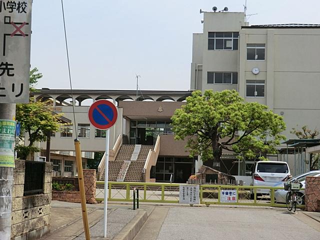 Primary school. Koshigaya Municipal Gamominami to elementary school 645m